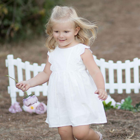 Abito senza maniche in mussola organica OrganicEra con smerlatura, bianco