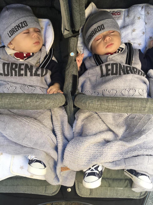 Set Gemelli - set nascita con 2 copertine + 2 berretti personalizzati con nome - idea regalo