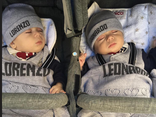 Set Gemelli - 2 berretti personalizzati - idea regalo