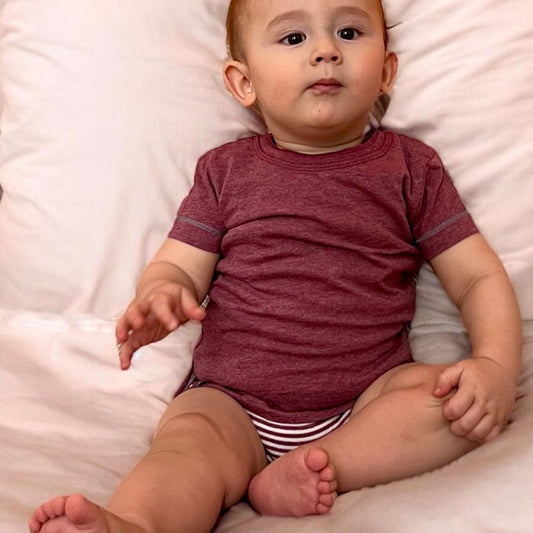 OrganicEra T-shirt biologica per neonati P/E Body, Bordeaux