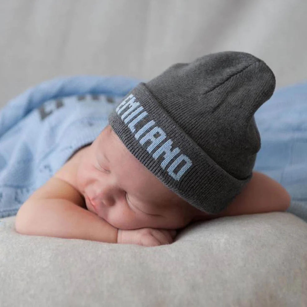 Il berretto personalizzato Prima Coccola, un regalo originale per neonato